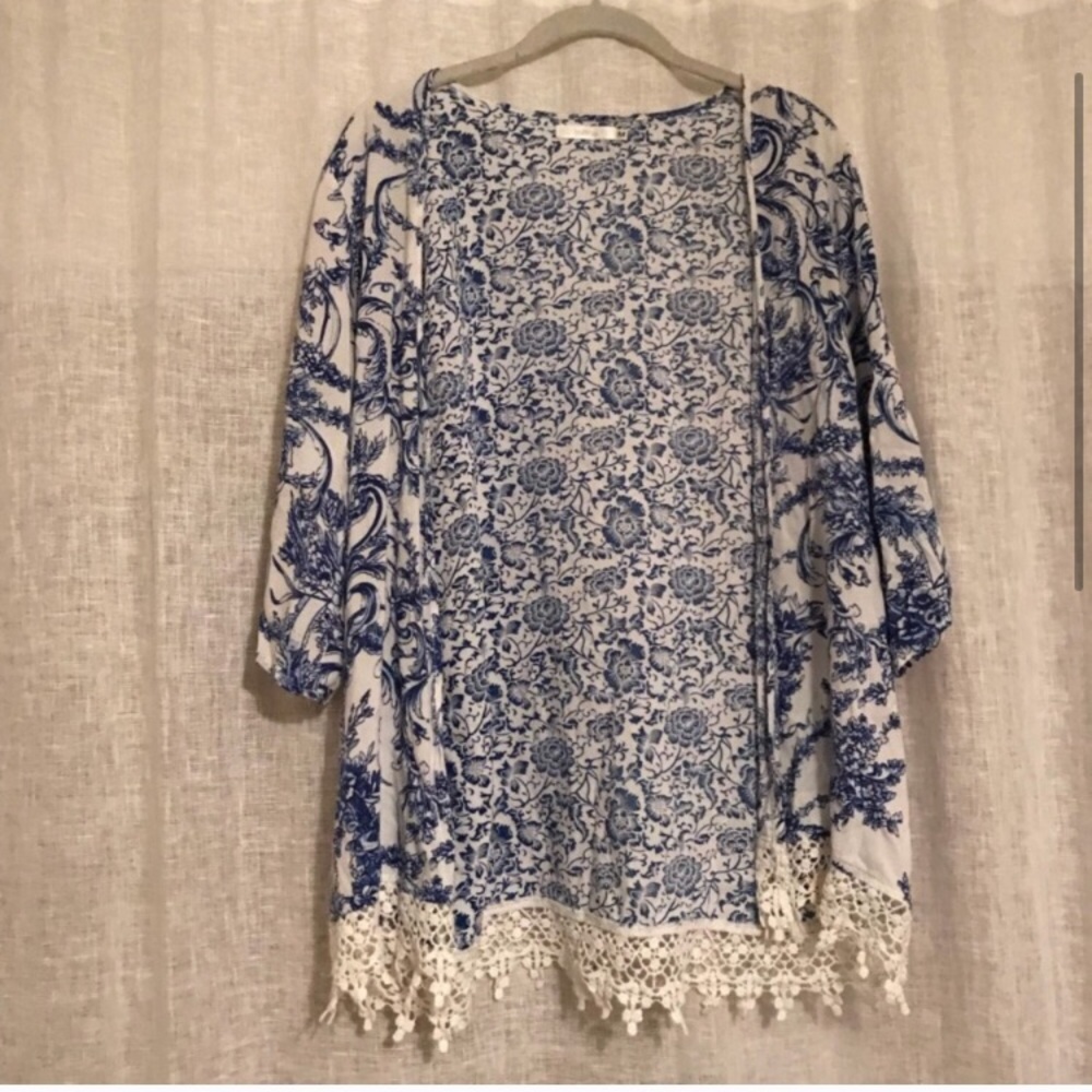 Beautiful, delicate LF kimono